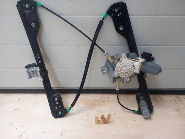 Chrysler 300C Touring Raammechanisme Links Voor 05065475AE