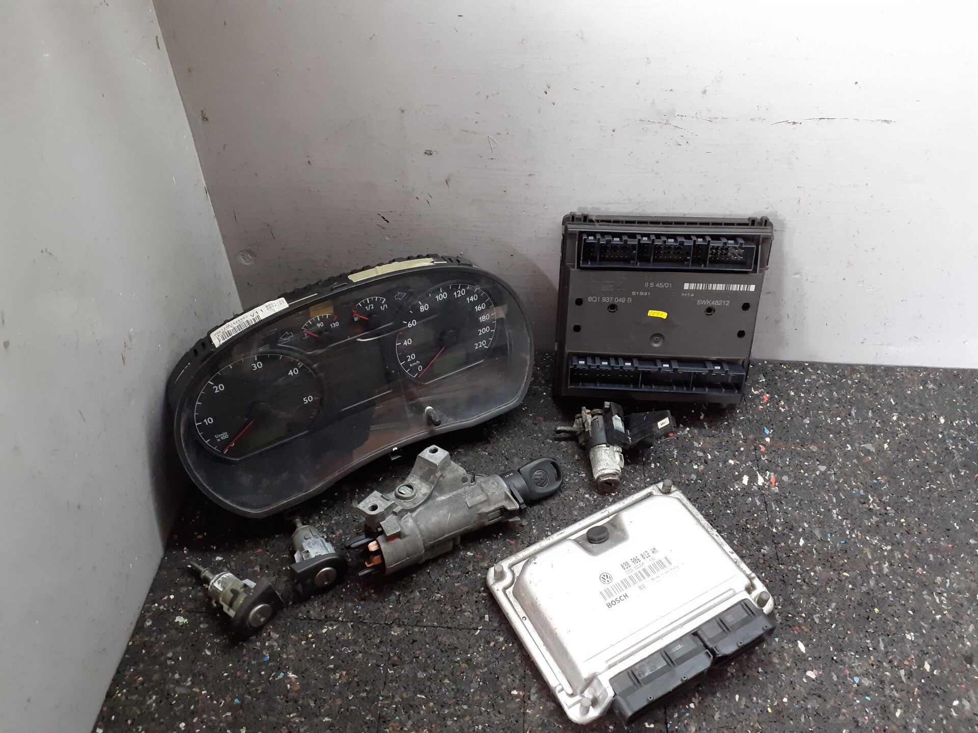 Sleutelset met Ecu 2002 t/m 2005 Volkswagen Polo 9N 1.9 SDI