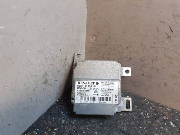 Airbag module Renault Clio II 1.6-16V ('98-'08) 8200136038