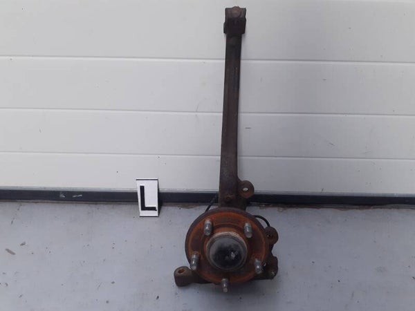 Fusee Linksvoor Chrysler 300C 3.0 V6 CRD) 04782705AB