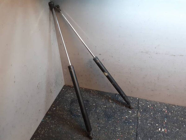 Gasveer achterklep Renault Laguna II 1.8-16V ) 82000009026