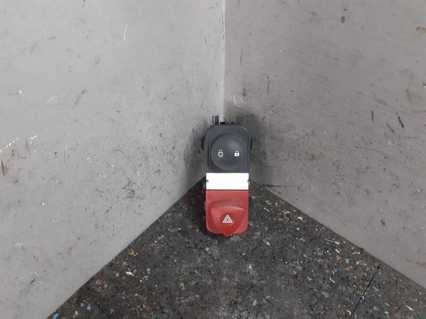 Paniekverlichtingschakelaar Renault Scenic II ) 8200095493