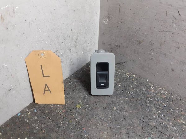 Raamschakelaar linksachter Chrysler 300C 3.0 V6) 04602743AA