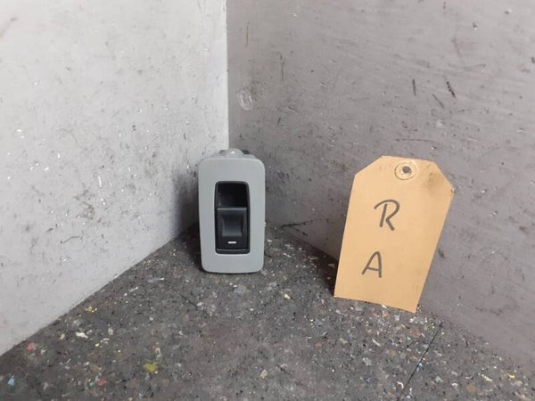 Raamschakelaar rechtsachter Chrysler 300C 3.0 V6 04602743AA