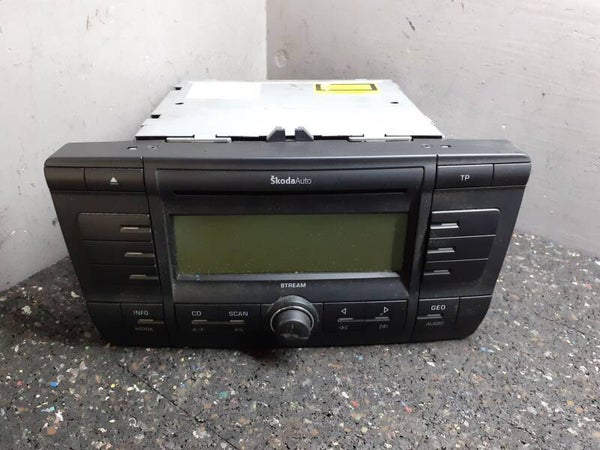 Radio / CD Origineel + Code 2004 t/m 2008  Skoda Octavia