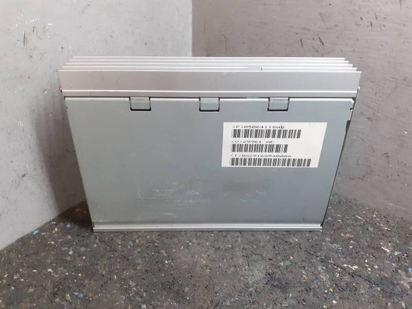 Radio versterker Chrysler 300C 3.0 V6 CRD ) P05064118AD