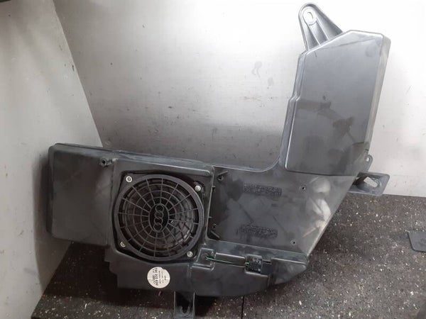 Subwoofer Audi A4 Avant B6 2.5 TDI MT ('01-'04) 8E9035382
