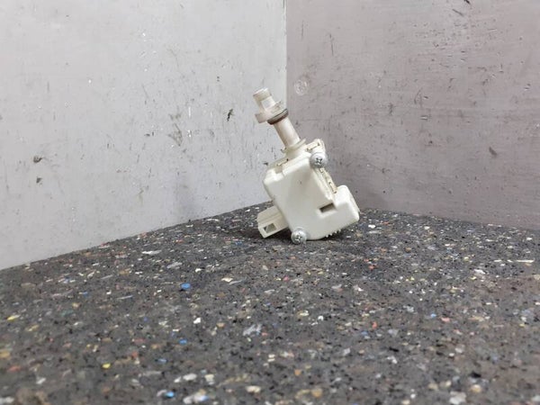 Motor tankklepvergrendeling  1996 t/m 2000  Volkswagen Passat