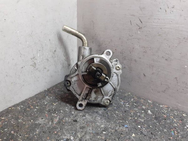 Vacuumpomp Mercedes C-klasse W202 200 CDI (93-00)A6112300065