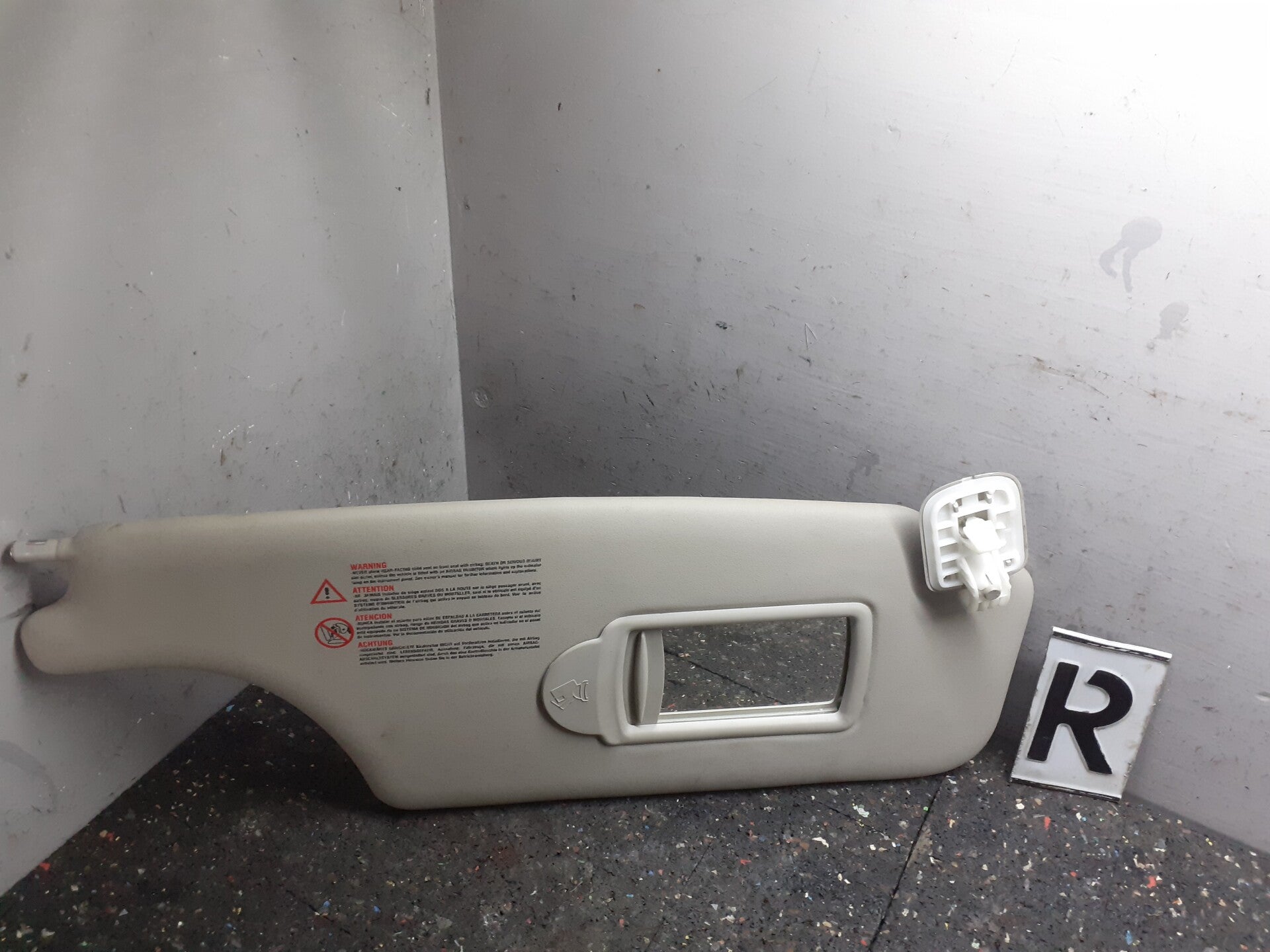 Zonneklep rechts Renault Modus 1.6-16V ('04-'12) 8200213198