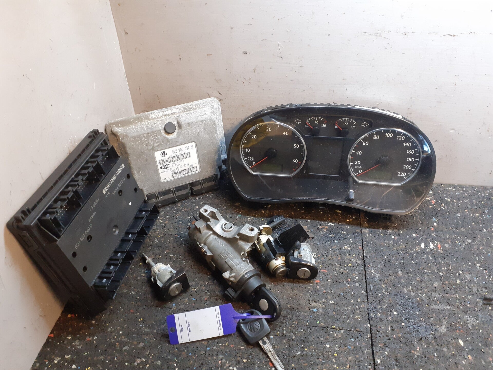 Sleutelset Volkswagen Polo 9N 1.4-16V('01-'05) .036906034HL