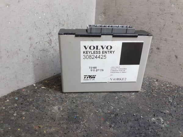 Centrale deurvergrendelings module Volvo V40 I 1.8 30824425
