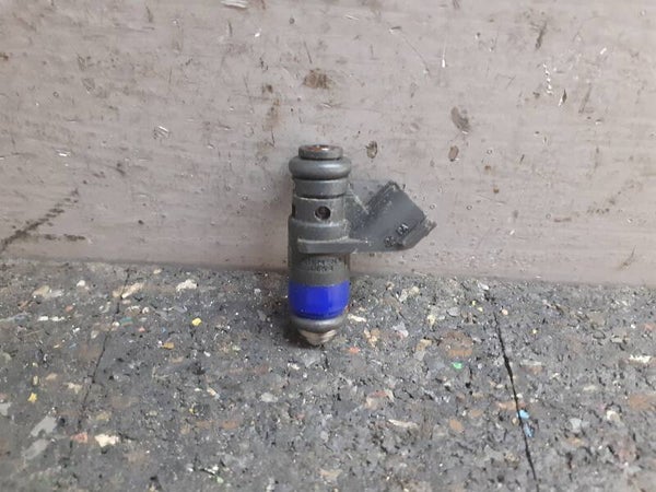 Injectors Skoda Fabia Combi 6Y 1.4-16V (01-07) .03690603AB