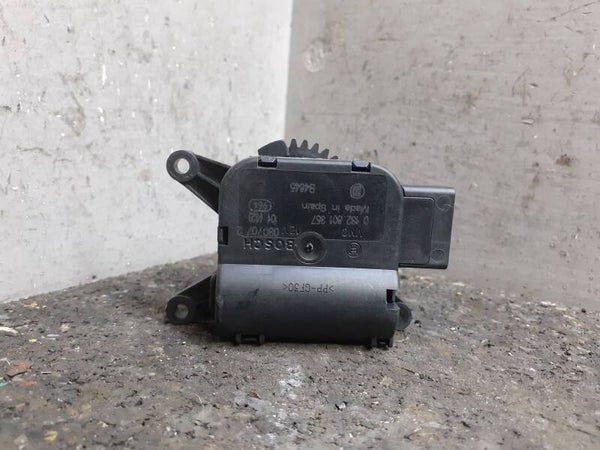 Kachelklepmotor Skoda Fabia Combi 6Y 1.4-16V ) 0132801357.