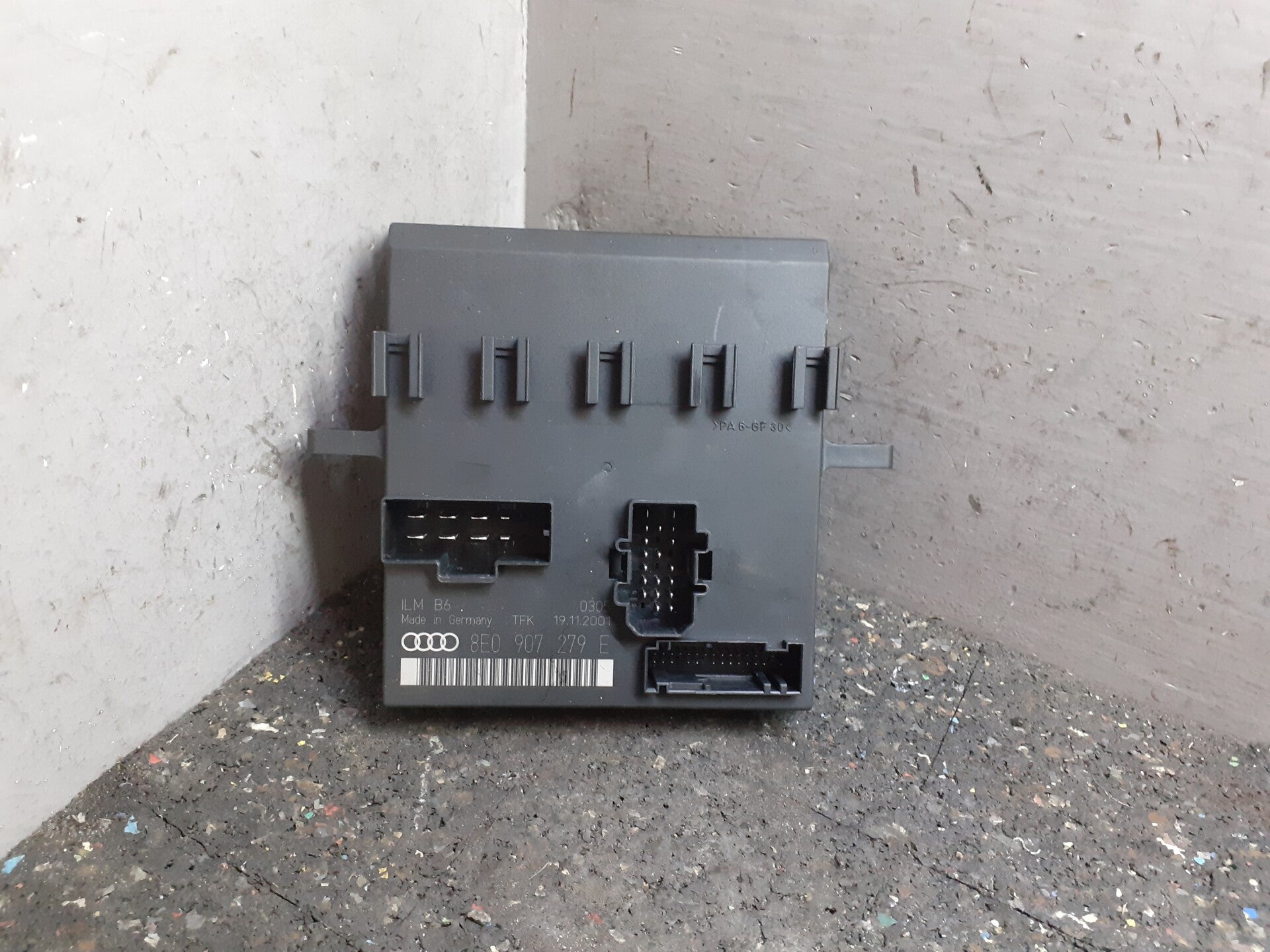 Body control module Audi A4 Avant B6 2.5 TDI ) 8E0907279E