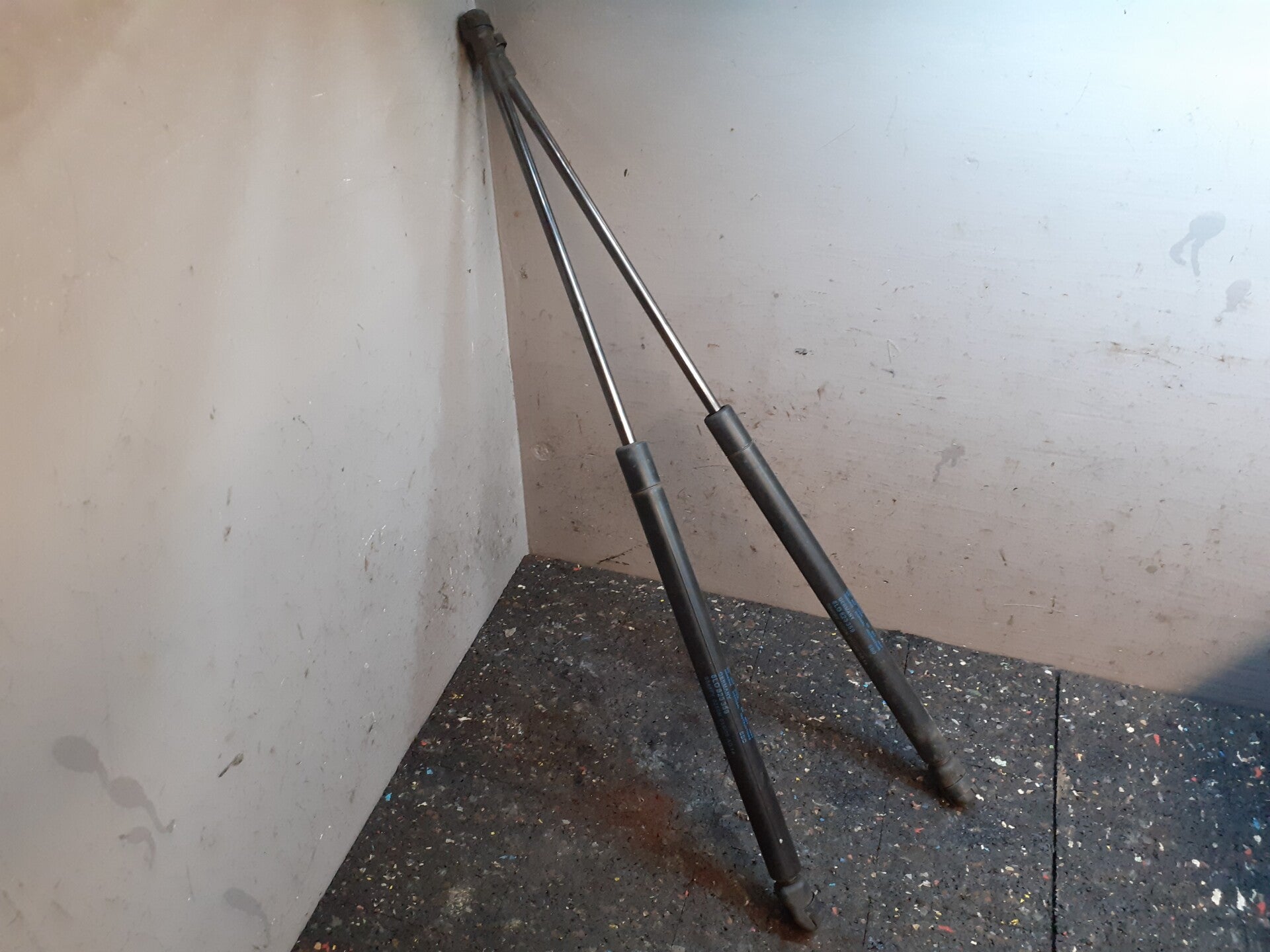 Gasveer achterklep Seat Arosa 6H 1.0i ('97-'05) 8L0823359