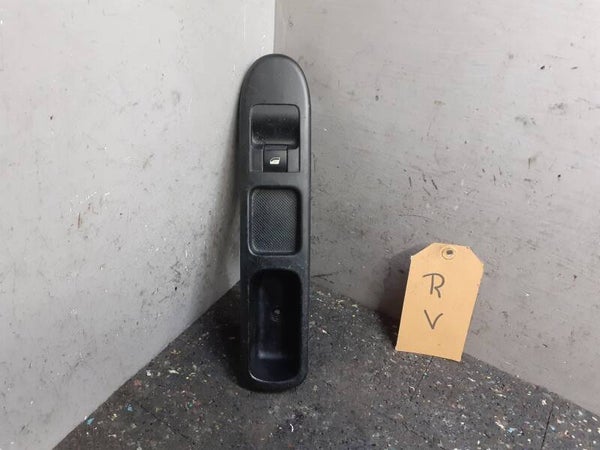 Raamschakelaar rechtsvoor Peugeot 307 1.4-16V ) 96351625XT
