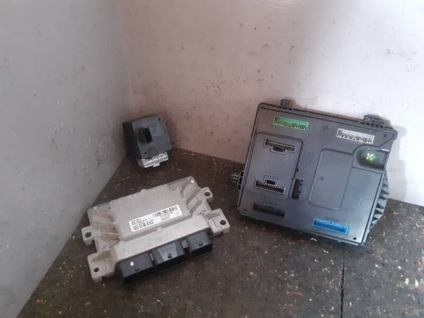 Renault Zoe Q210 Sleutelset + ECU  Compleet 237D40076R