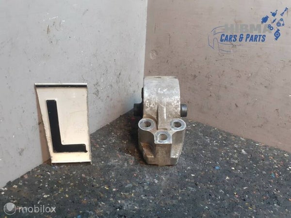 Versnellingsbak steun Mitsubishi Space Star I 1.6 ) 3318030