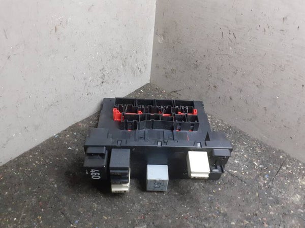 Volkswagen Caddy III Zekeringskast 1K0937049M