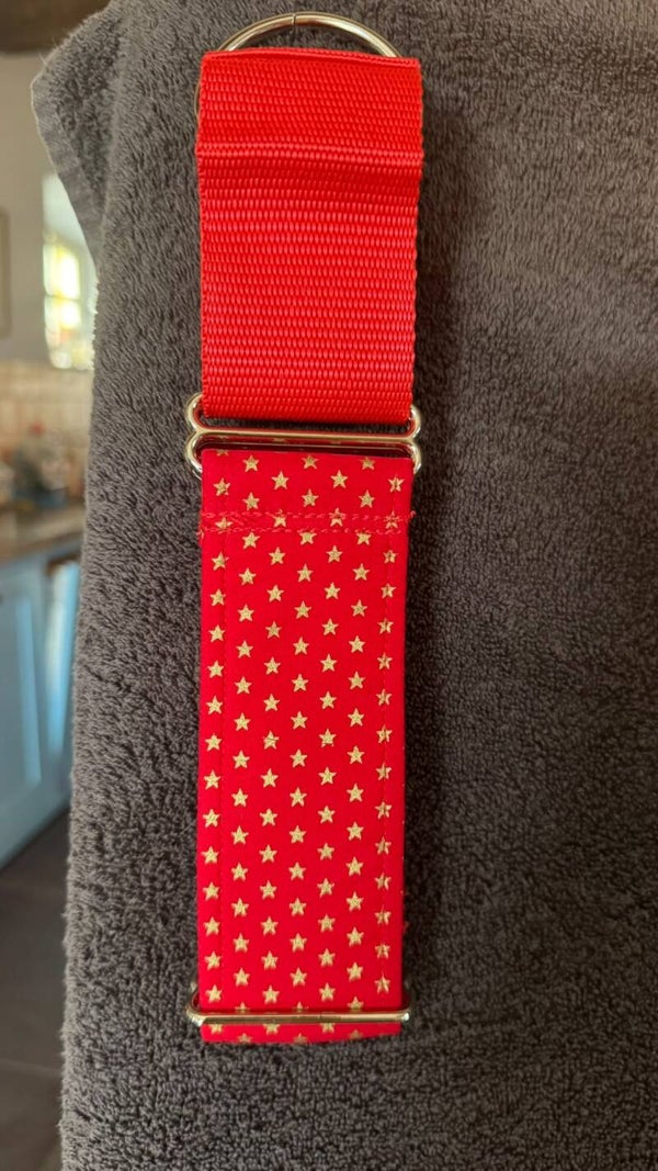 Martingale rood met sterretjes 5 cm