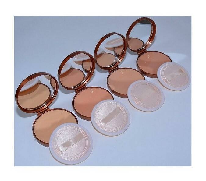 lot-de-4-fonds-de-teint-compact-couverture-parfaite-avec-houpette-d-donna-13201-b-standard.jpg