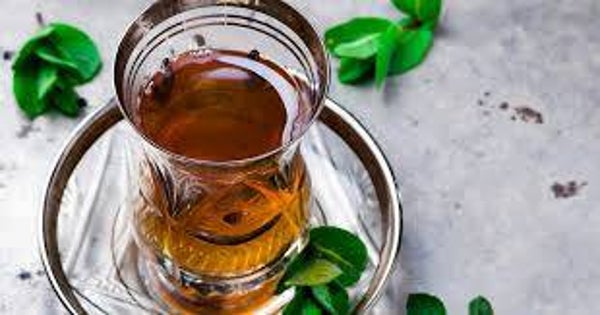 Thé a la menthe faiche . fresh mint tea