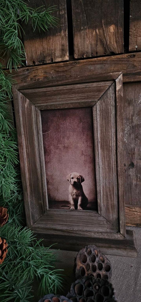 Stoer houten fotolijstje met puppy