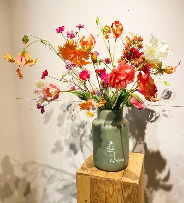 Luttelgeest 75 jaar groene vaas