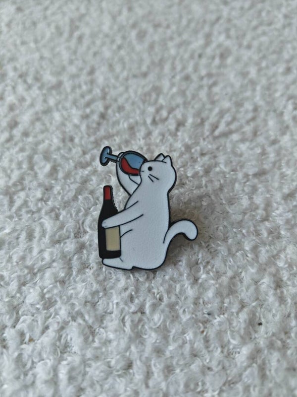 Wijnkat pin