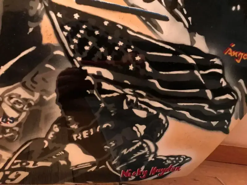 haube-bike-heroes-nicky-hayden-1-jpg-standard.webp