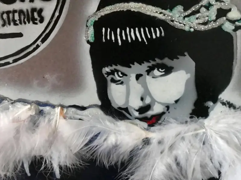 miss-fisher-2-fisher-pelzfeder-9-jpg-standard.webp