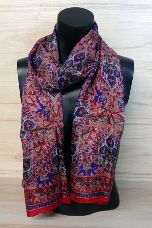 zijden sjaal rood met print
