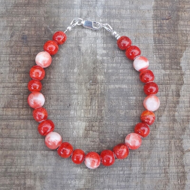 Armband van oranje jade en bamboe koraal