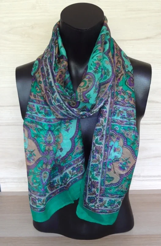 zijden sjaal groen met olifantjes