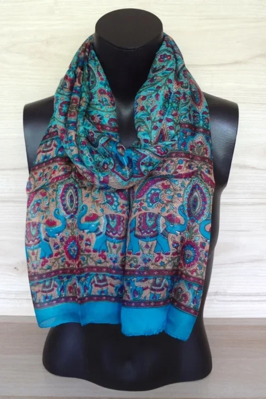 zijden sjaal aqua blauw met olifantjes