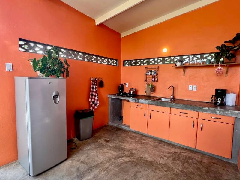 De Octopus Tropical Oasis Eco retreat Curaçao keuken appartement Chuchubi