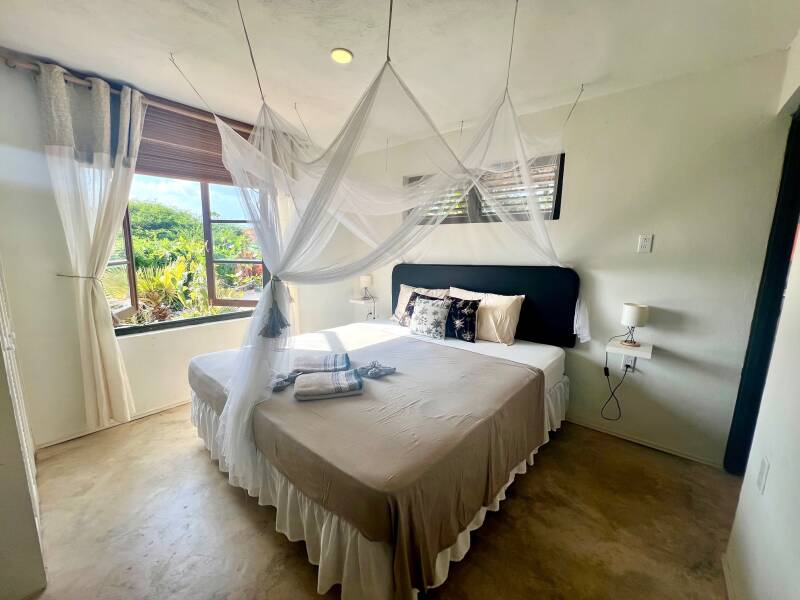De Octopus Tropical Oasis slaapkamer appartement ChuchubbiEco retreat Curaçao