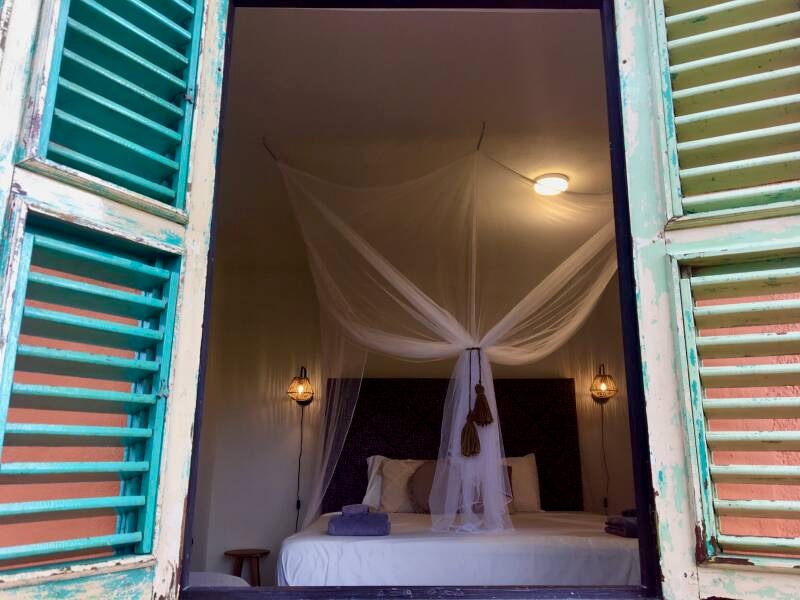 De Octopus Tropical Oasis Eco retreat Curaçao slaapkamer suikerdiefje