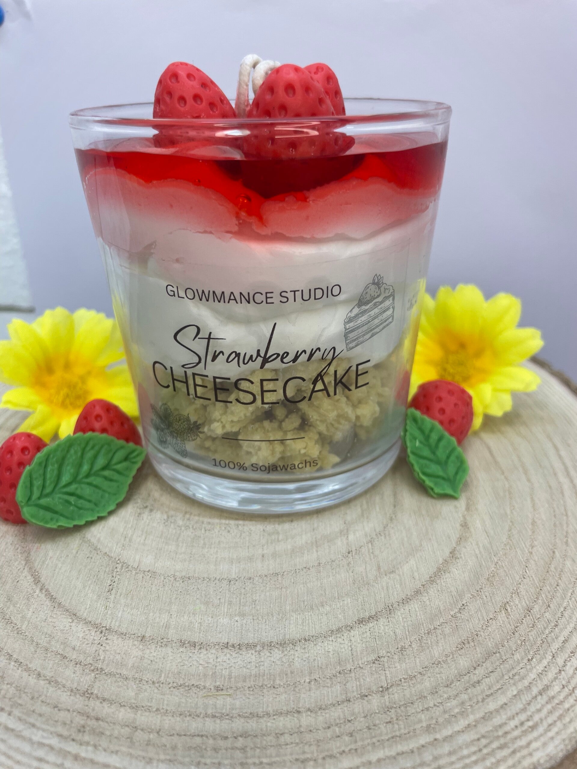 Strawberry Cheesecake Kerze