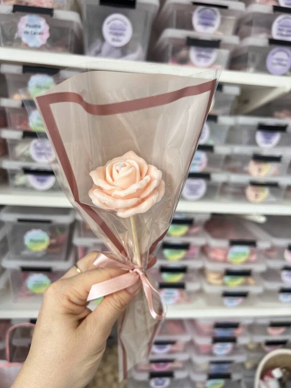 Petite rose couleur rose clair - Monoï