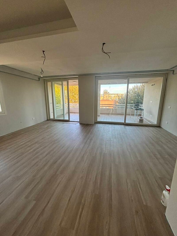 FORNITURA E POSA PAVIMENTO SPC