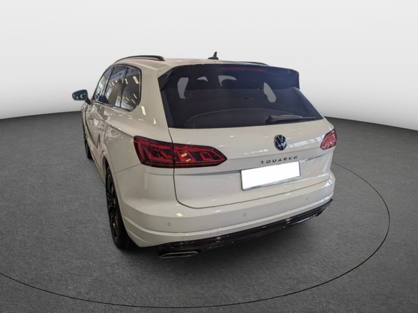 Volkswagen Touareg 3.0 v6 tdi 4motion r line