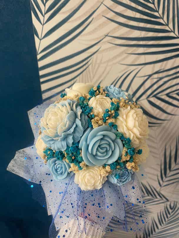 Azuré — doux et raffiné, évoque le ciel et la pureté