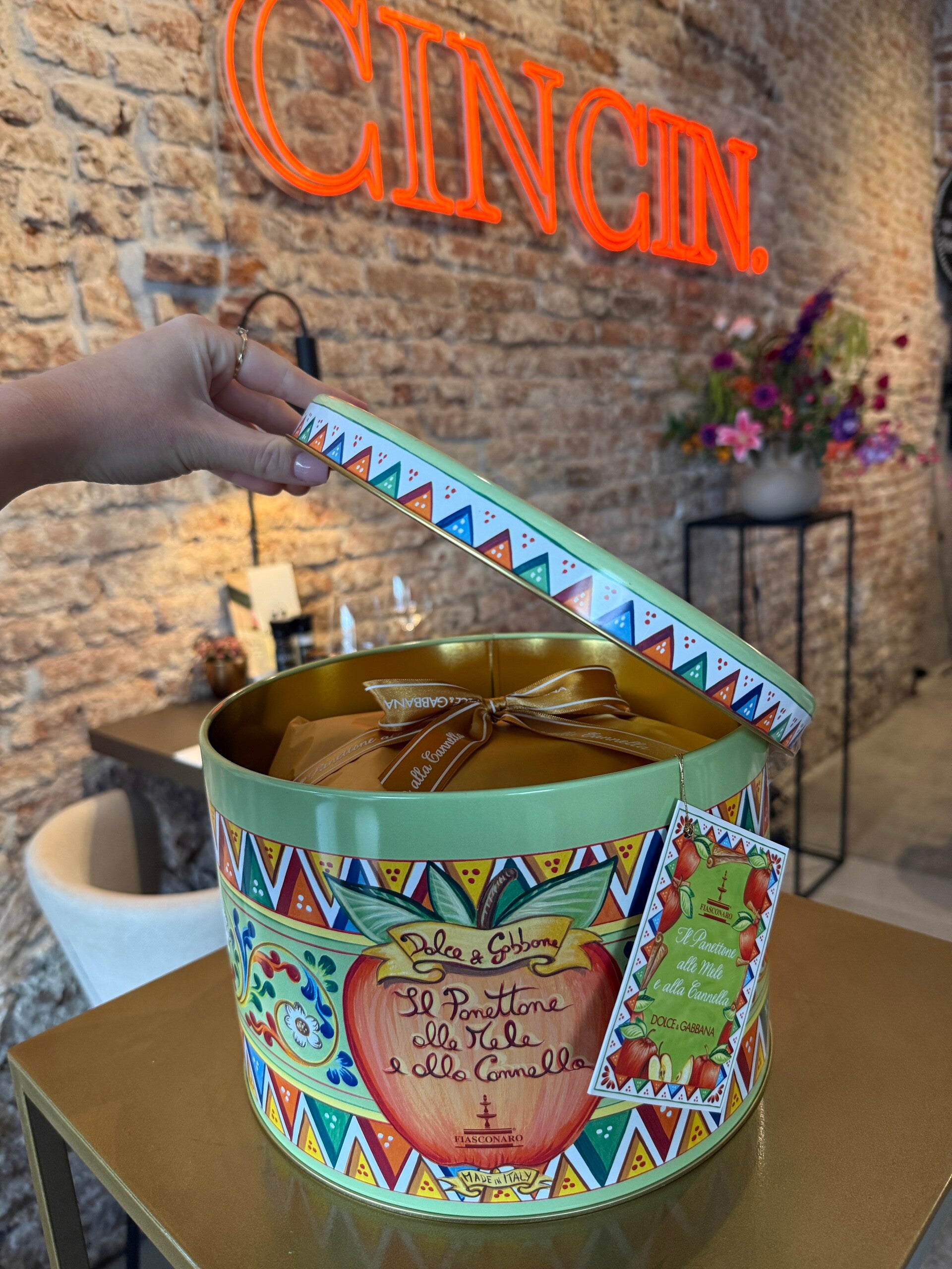 Dolce & Gabbana Panettone XL