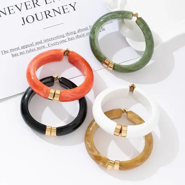 Acryl Open Bangle Small