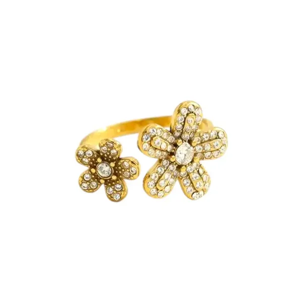 Strassy Flowerring