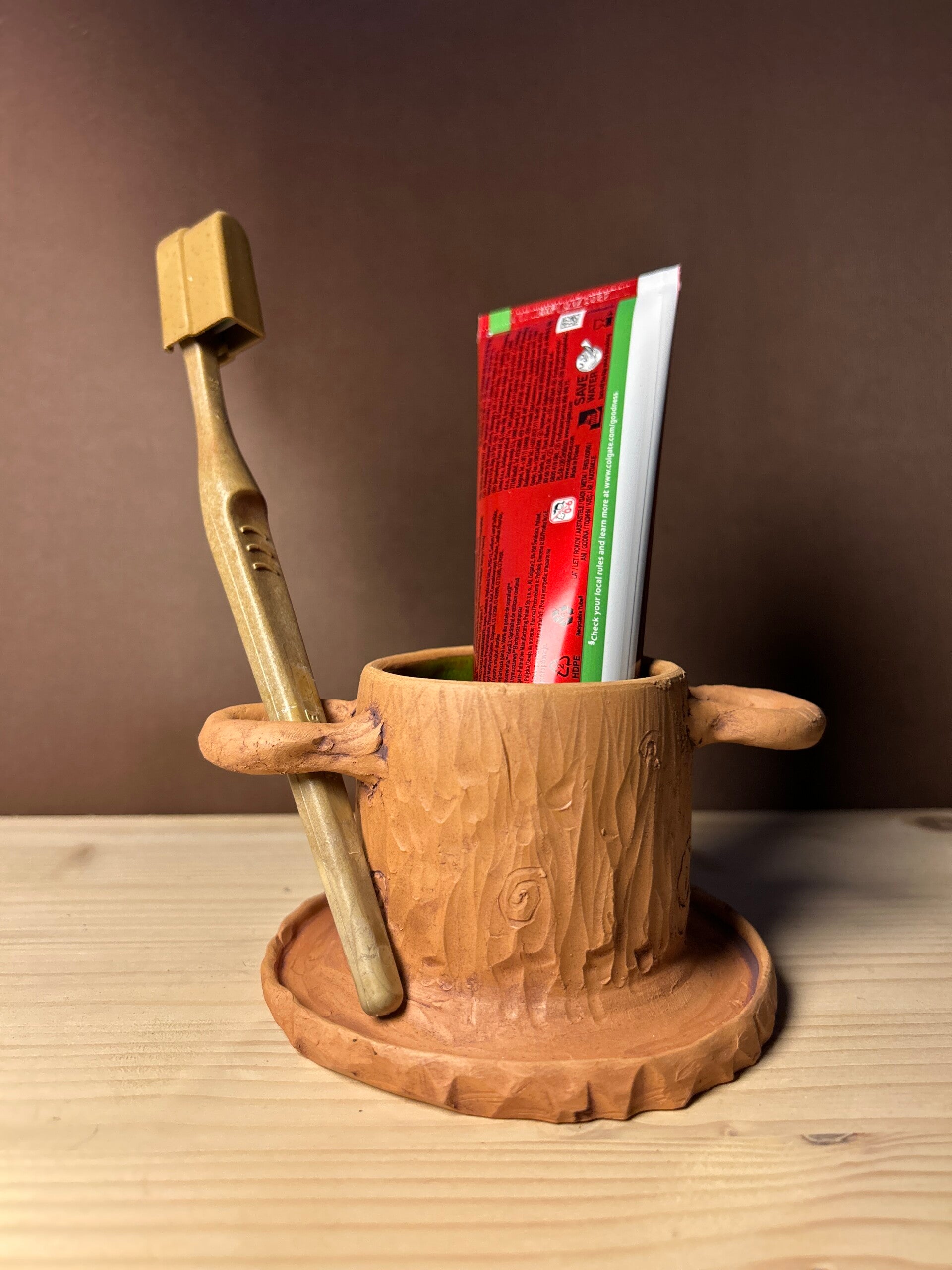 Mbajtëse për furçë dhe pastë dhëmbësh