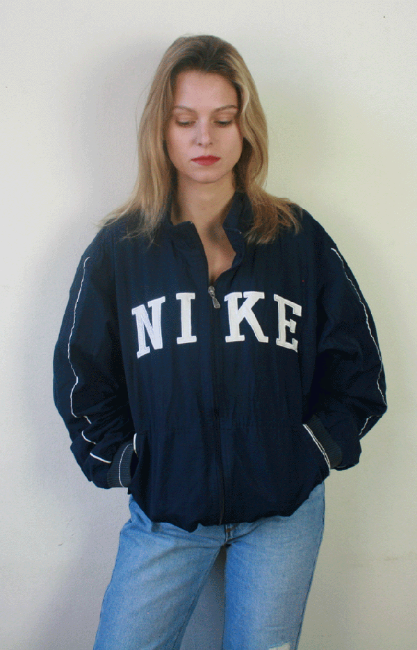 4028 Vintage Nike Jacket - L