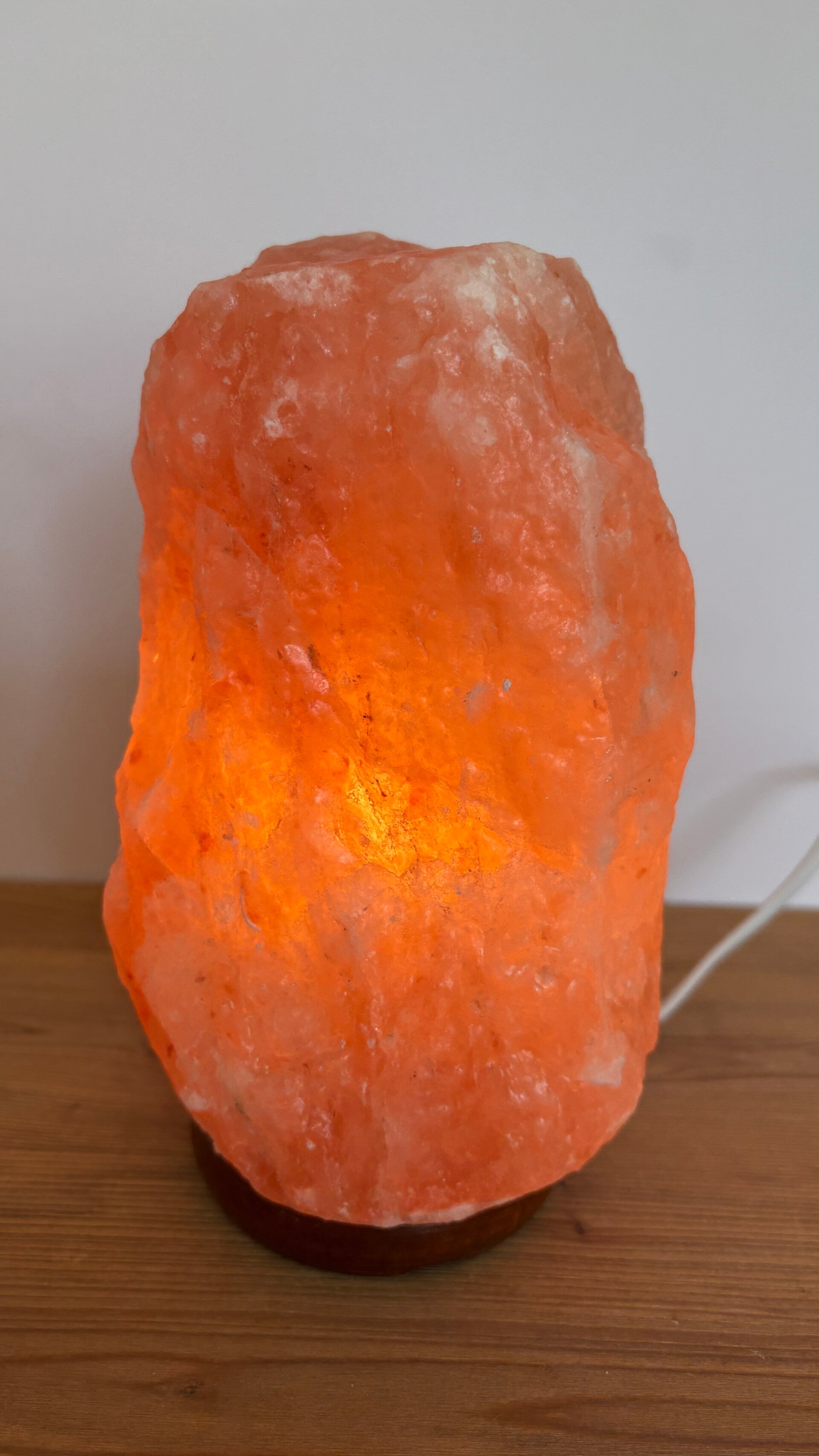 Himalaya zoutlamp 20 cm hoog (nr1, wit snoer)
